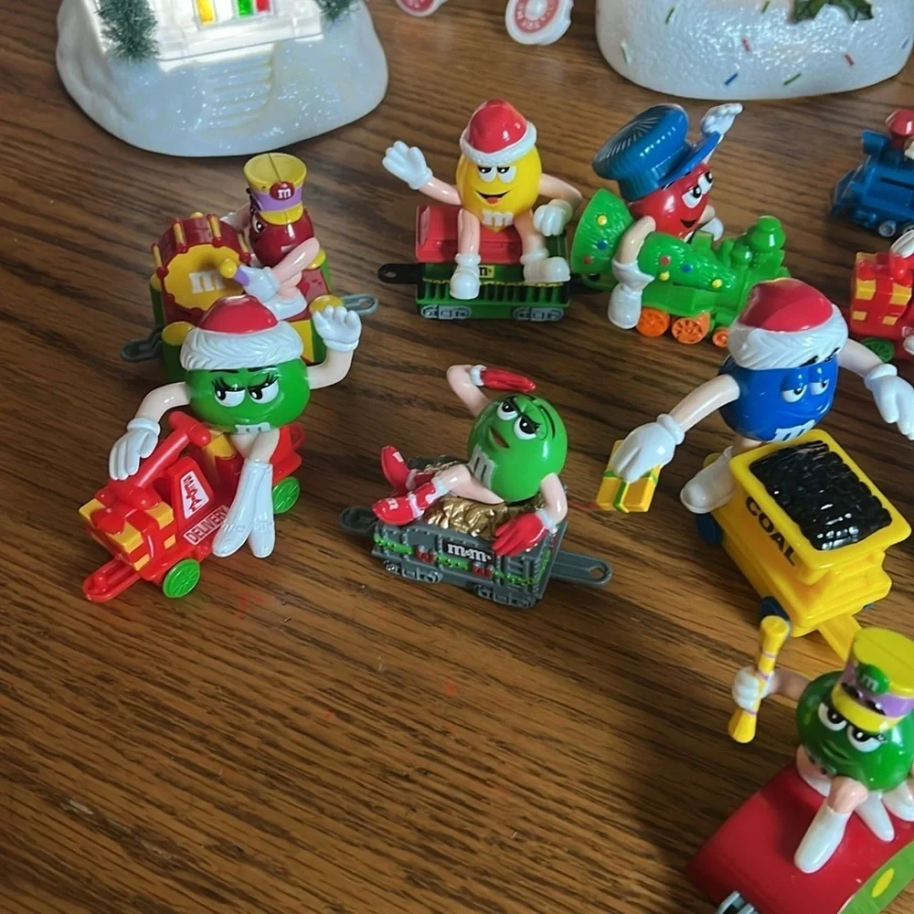 ❤️ Vintage 1990's LOT Of 17 M&M's Christmas TRAINS Toys Series 1 Complete Set